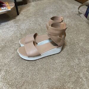 Sorel Cameron Platform Ankle Strap sandal (size 10)